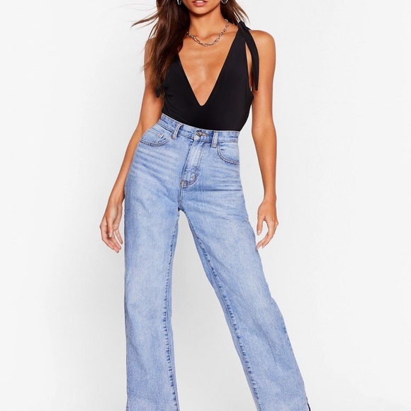 Nasty Gal Black Deep V Bodysuit - Picture 2 of 6